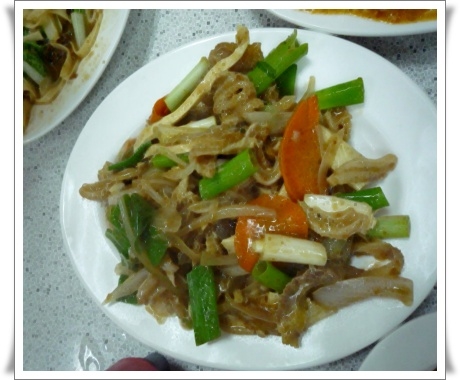 【老徐黃牛肉】不景氣下就吃美味的平價熱炒 + 小小生日啪~)