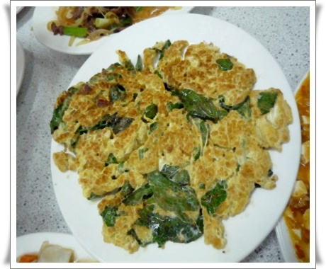 【老徐黃牛肉】不景氣下就吃美味的平價熱炒 + 小小生日啪~)