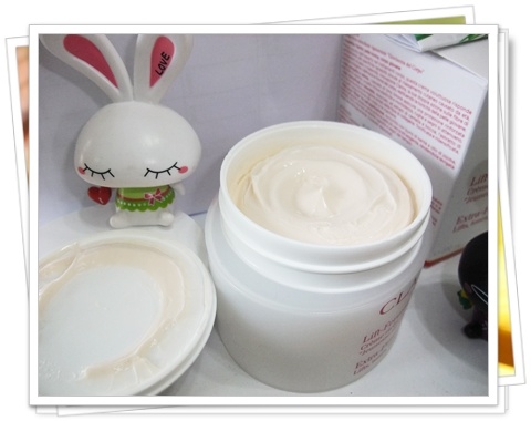 【Clarins】妳希望妳的屁屁看起來幾歲?不要讓背影洩露了妳的年齡~