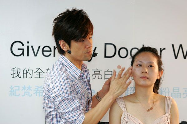 【紀梵希Dr.White粉晶亮白美人養成 】美白發燒新鮮貨分享