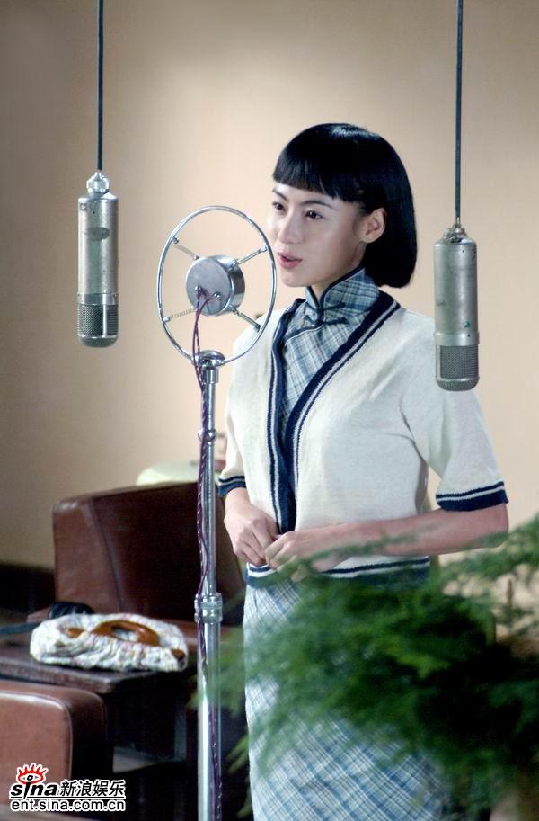 看了張柏芝演的<周璇>