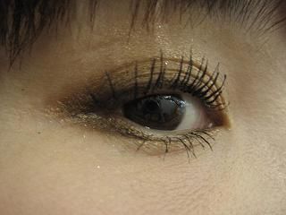 ettusais艾杜紗美束濃密捲睫彩