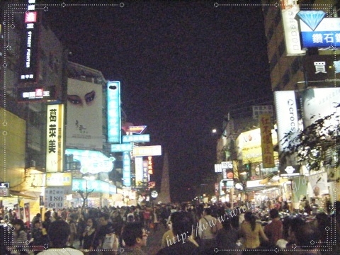 【初見】被人潮擠著走的逢甲夜市