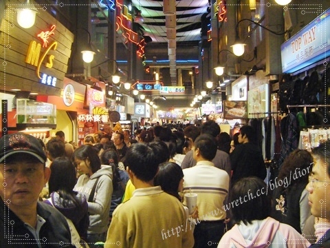 【初見】被人潮擠著走的逢甲夜市