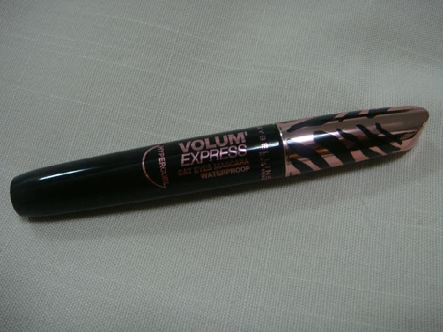 流行彩妝篇-MAYBELLINE Cat Eyes快捷性感貓眼濃翹防水睫毛膏