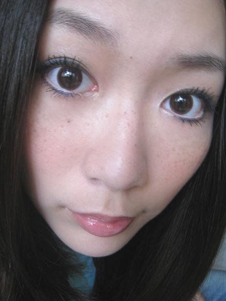 不敢畫藍色眼影嗎?從藍色眼線開始吧!!