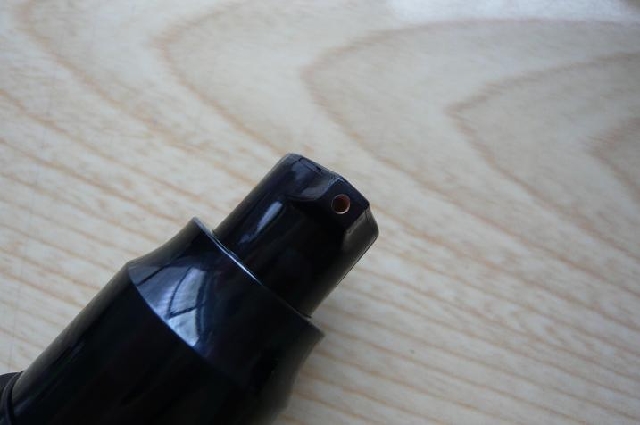 Weep 提亮眼部遮瑕棒 + 極光無瑕肌粉底液