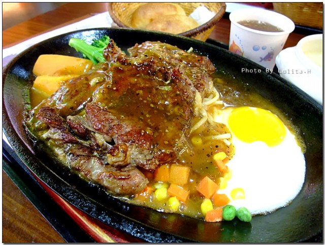 【食記】便宜擱大份的牛排套餐《buffalo steak》