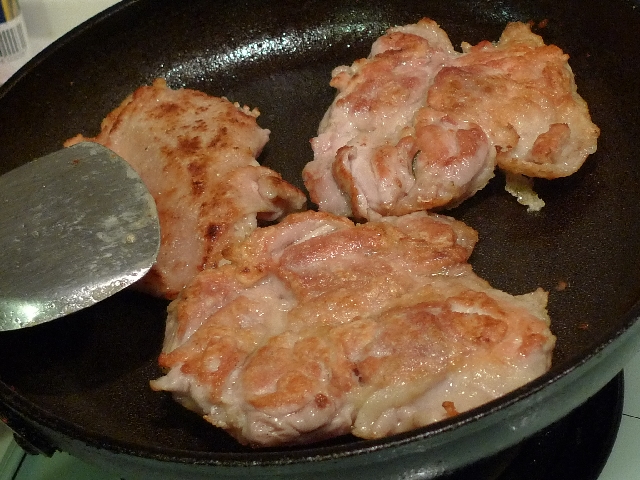 輕鬆打發全家人的好料理!鐵板胡椒雞!