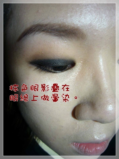【試用】霧面眼影初體驗~「泡泡眼五色眼影組」