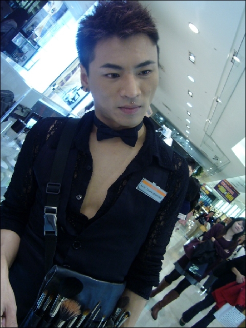 LM燕尾妆破解版~XD - 刘小天 、 小眼睛大世界