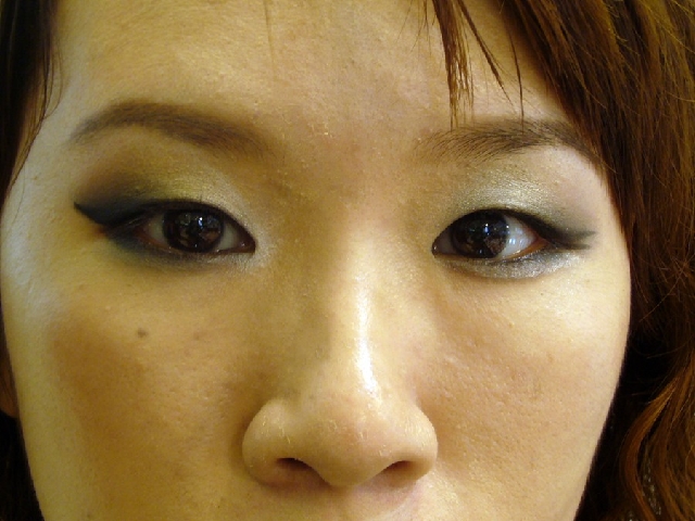 LM燕尾妆破解版~XD - 刘小天 、 小眼睛大世界