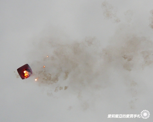 虎年祈福放天燈∼ 放了二個天燈求好運!