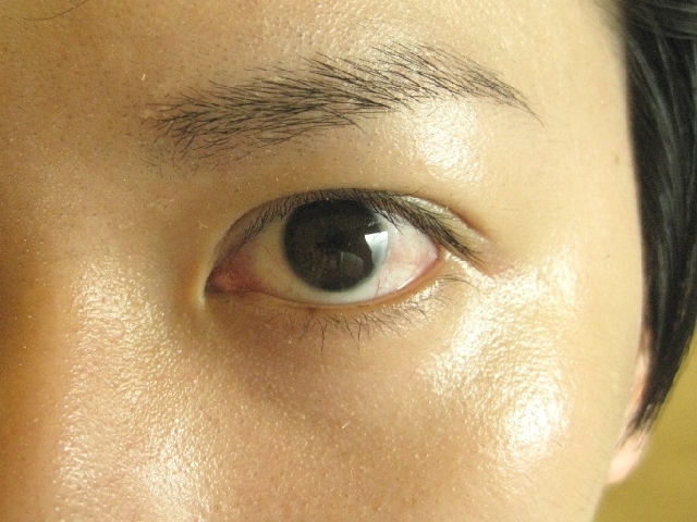 CLINIQUE倩碧 肌本透白喚白C粉妝條