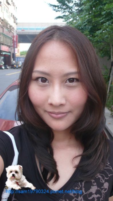 『試用』超美大地色系眼影試色+又澎又嘟卻不黏髮的裸色唇露。1028 小凱老師真是太神奇了。