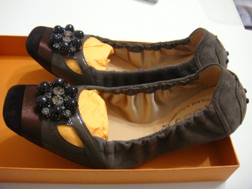 都忘了介紹去年底買的 TOD`S 鞋