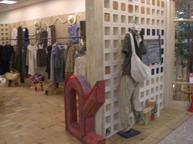 今天又去shopping mall