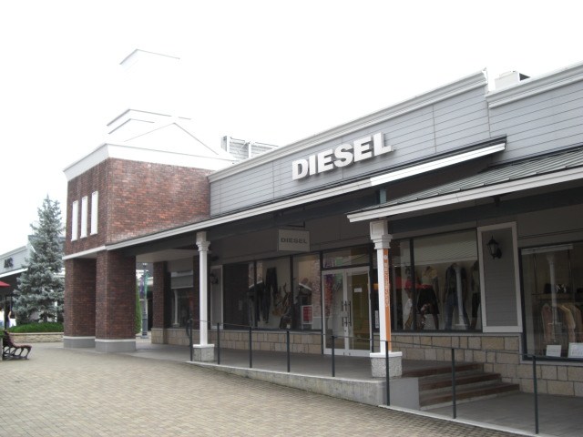 日本佐野OUTLET黑白拍