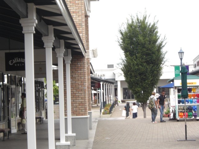 日本佐野OUTLET黑白拍