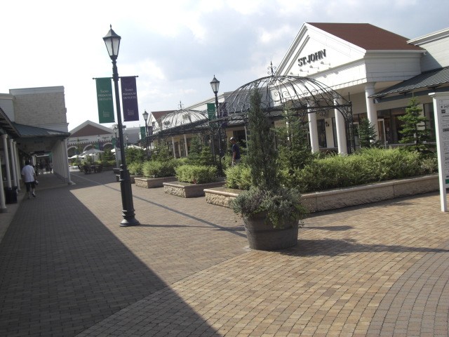 日本佐野OUTLET黑白拍
