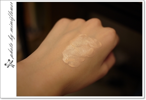 1028夢幻美姬 淨白光感粉底液SPF20