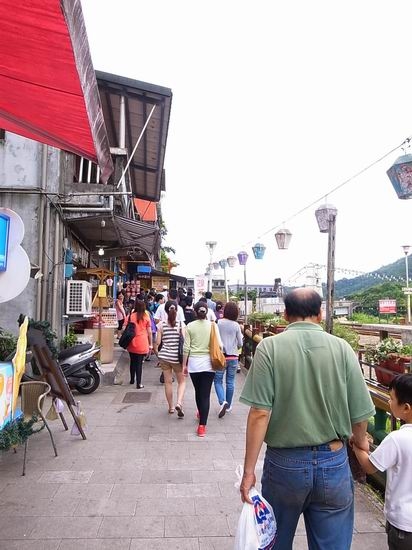 『旅遊』十分車站。天燈與人潮一樣多
