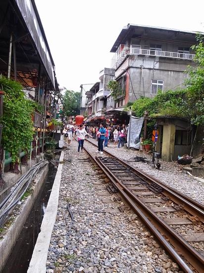『旅遊』十分車站。天燈與人潮一樣多