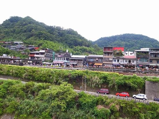 『旅遊』十分車站。天燈與人潮一樣多