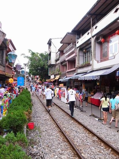 『旅遊』十分車站。天燈與人潮一樣多