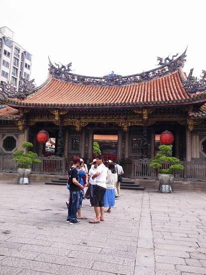 『旅遊』台北。龍山寺香火鼎盛