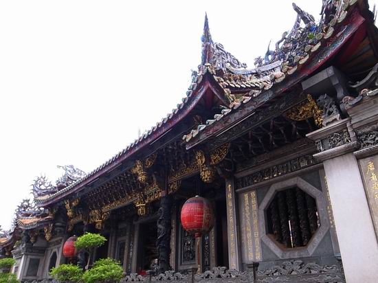 『旅遊』台北。龍山寺香火鼎盛
