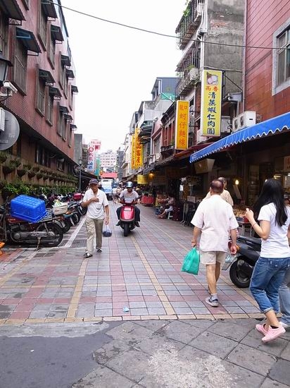 『旅遊』台北。龍山寺香火鼎盛