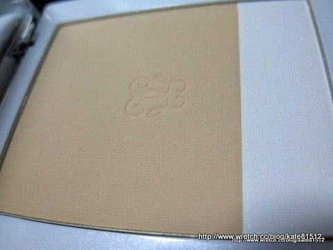 「綻白瘦黑學」~嬌蘭珠貝光綻白雙采粉餅&完美肌綻白酵母機能水