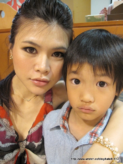 20090405外出妝-大走"假肌"風~~