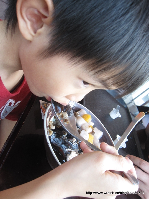 20090418外出妝-family week的最後一天!今天眼妝超濃
