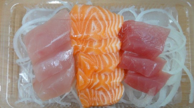 【食】美味生魚片跟生魚片蓋飯