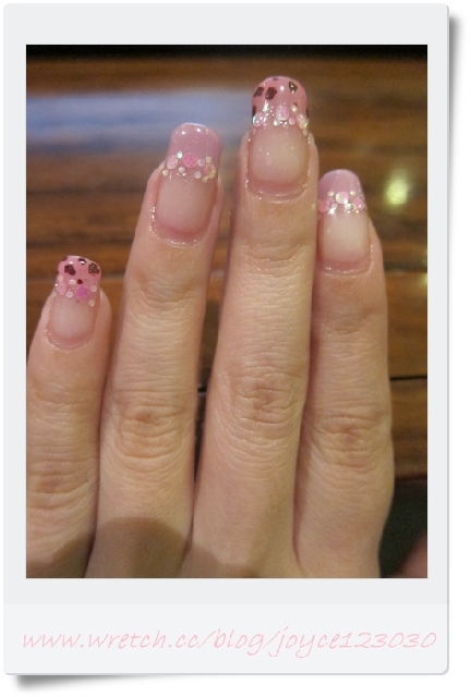 Nails 粉色乳牛光療&Wee`p 指甲蜜