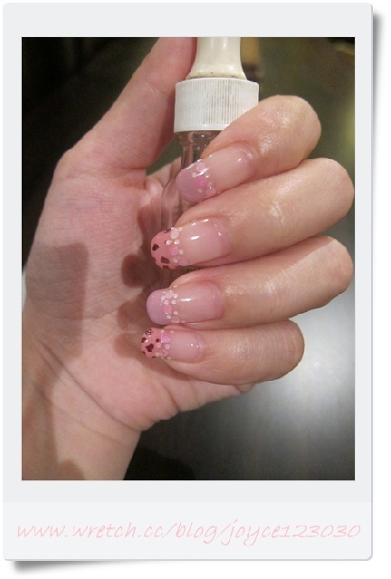 Nails 粉色乳牛光療&Wee`p 指甲蜜