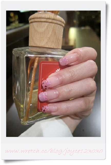 Nails 粉色乳牛光療&Wee`p 指甲蜜