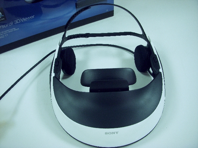 (3C開箱文)SONY HMZ-T1~3D 頭戴式電影院