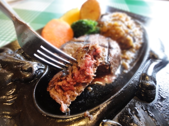 (日本 靜岡) さわやか炭焼き (爽炭燒) ~ 日本名人最愛鐵板漢堡肉