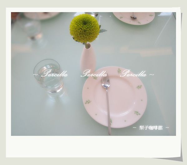 【台中】** 梨子咖啡館 ** 到 桃花小妹 的拍攝景點喝下午茶^^