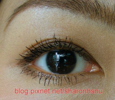RIMMEL magnif` eyes mascara 濃密睫毛膏
