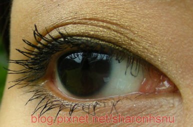 RIMMEL magnif` eyes mascara 濃密睫毛膏