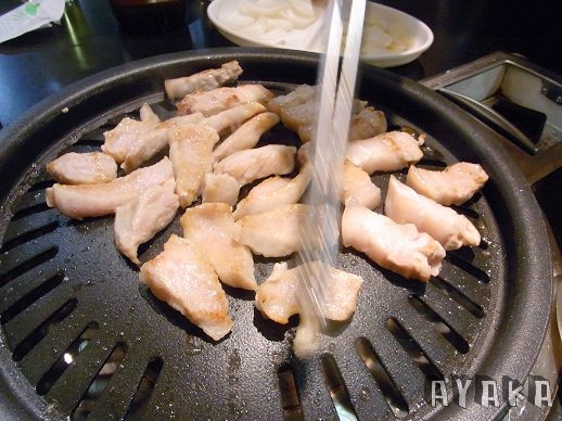 【韓國行】DAY2~新村/梨大/惠化買文具吃三層肉.COM…回東大門再逛~