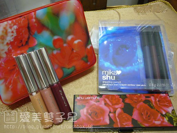 我也買了植村秀MIKA花舞晶伶眼彩盤~玫瑰花語&眼線筆4F