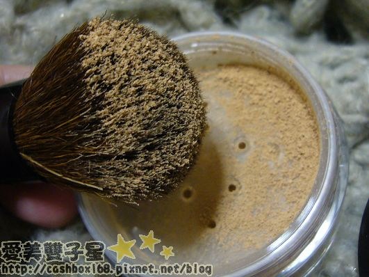 媚比琳MABELLINE 純淨礦物蜜粉底+使用技巧