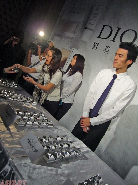 Dior 2009 閃亮亮癮誘唇趴 附記:雪精靈極淨透白記者發表會