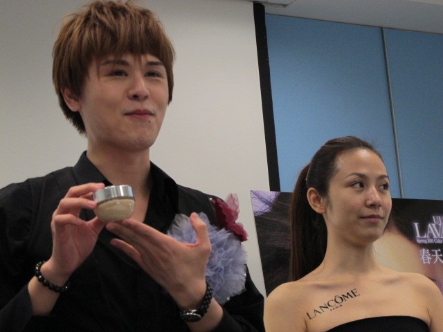 蛻變、蝶舞翩翩! LANCOME 2011春妝 春天.蝴蝶飛 & 光感奇蹟保濕底妝