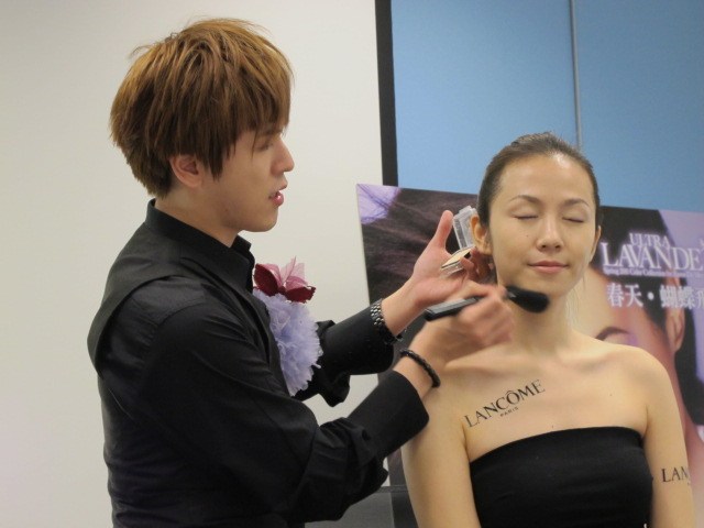蛻變、蝶舞翩翩! LANCOME 2011春妝 春天.蝴蝶飛 & 光感奇蹟保濕底妝
